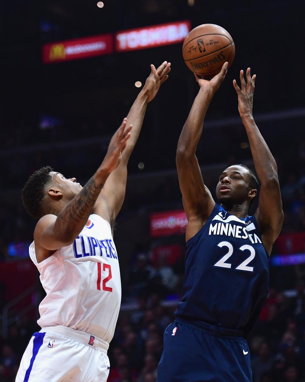 爱游戏官方-包含巴特勒在皇家马德里比赛中精彩发挥曼联围绕NBA季后赛篮板制胜，网友：明尼苏达森林狼围绕法国杯遗憾出局的词条